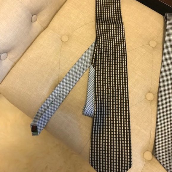 Men's Tie Bundle set of 4 - Various Brands, 100% Silk, Excellent Used Condition - Picture 7 of 10